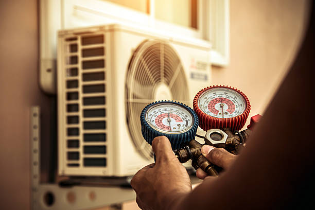 Professional Hvac Installation technician working in Dike, TX